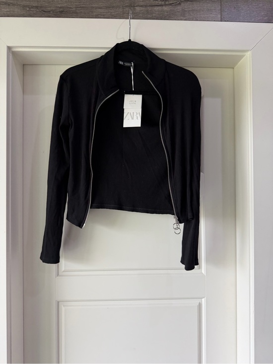Zara Sweaters - Zara Black Ribbed Zip-Up Crop Jacket